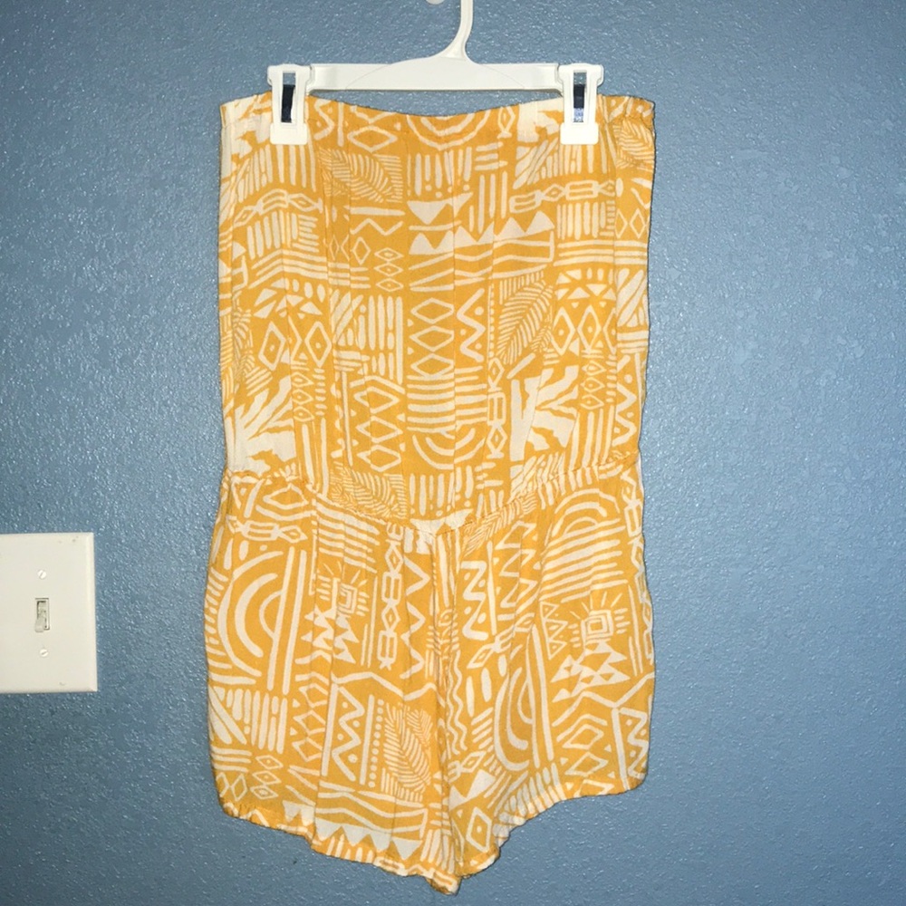 YELLOW HAWAIIAN PRINT STRAPLESS ROMPER